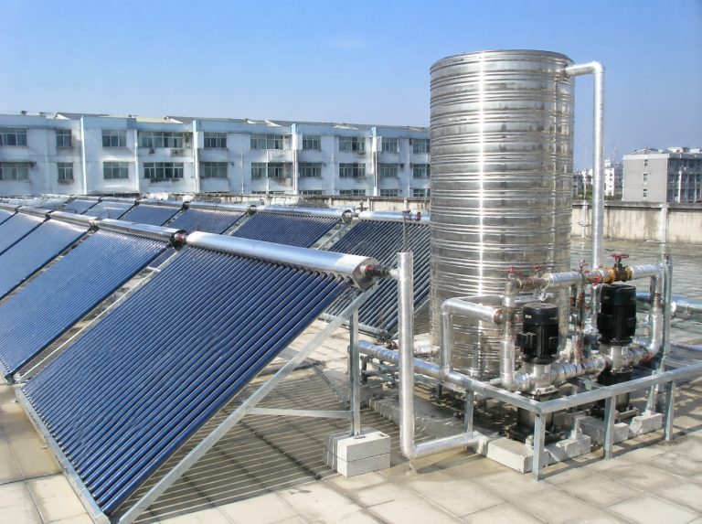 余干县商用大容量真空管太阳能热水系统